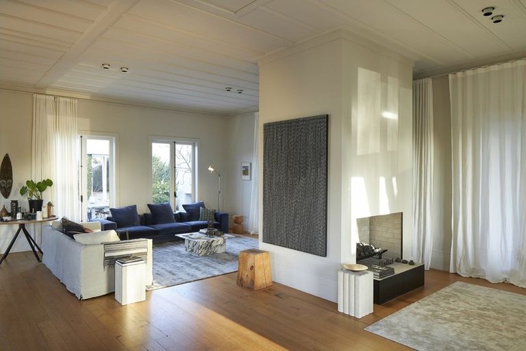 Photo of property in 13 Oxford Terrace, Devonport, Auckland, 0624