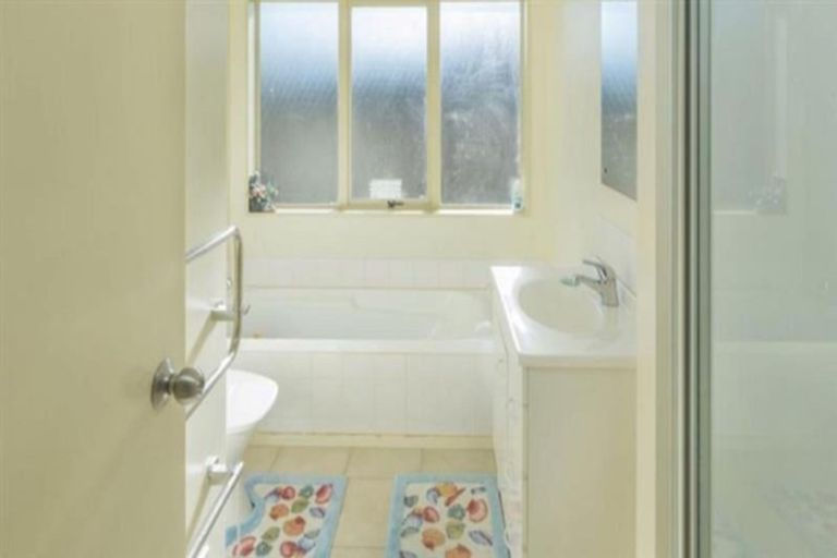 Photo of property in 28 Raphoe Road, Flat Bush, Auckland, 2019