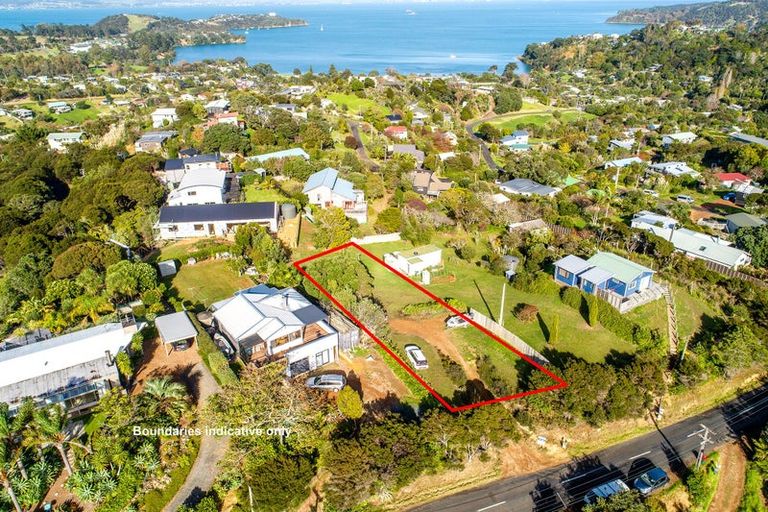 Photo of property in 28 Pacific Parade, Surfdale, Waiheke Island, 1081