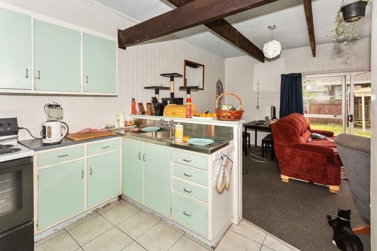 Photo of property in 1/21 Reynella Drive, Massey, Auckland, 0614