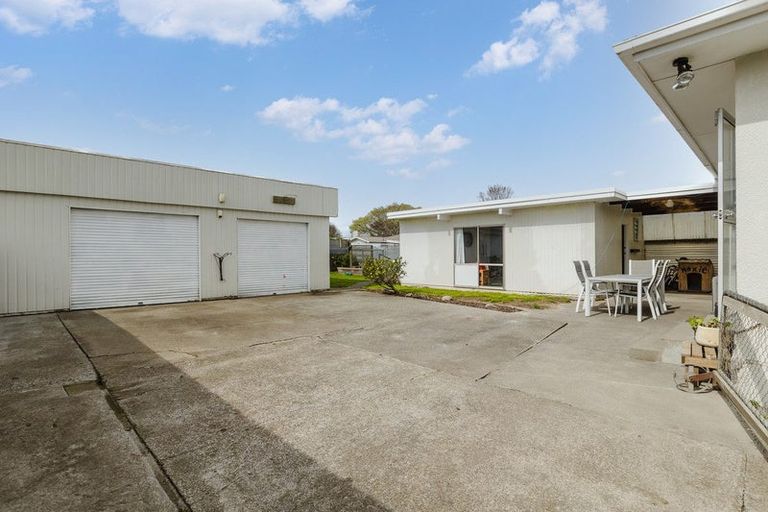Photo of property in 4 Sutherland Crescent, Westbrook, Palmerston North, 4412