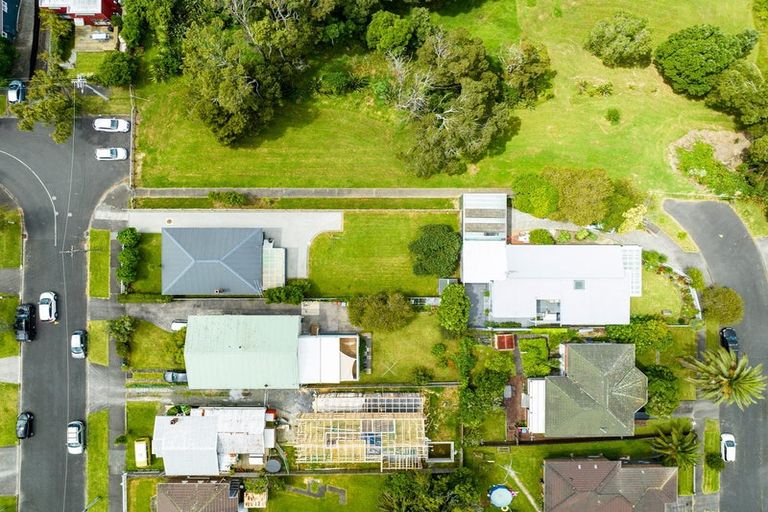 Photo of property in 2a Hawea Road, Point Chevalier, Auckland, 1022