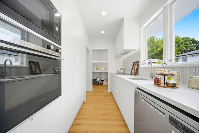 Photo of property in 11 Juniper Road, Sunnynook, Auckland, 0620