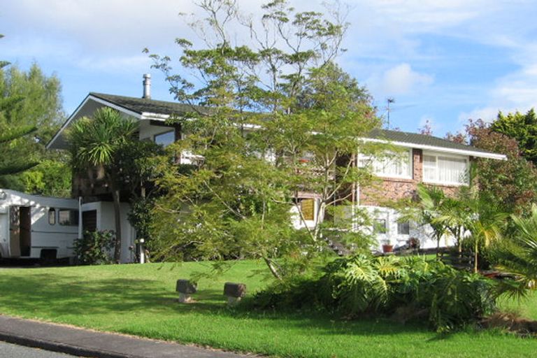 Photo of property in 4 Kelvin Crescent, Te Atatu Peninsula, Auckland, 0610