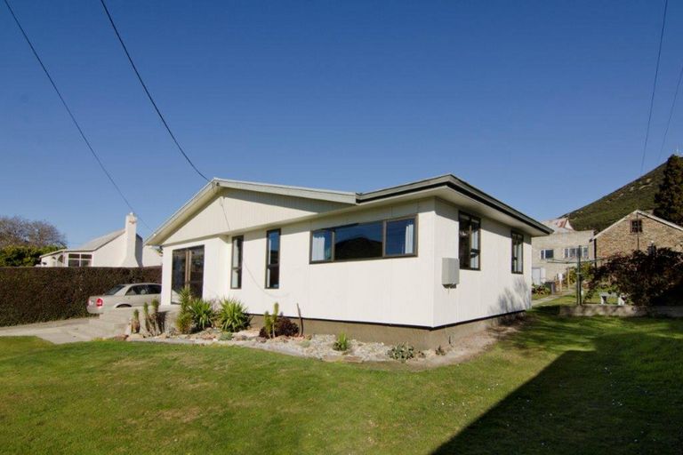 Photo of property in 85 Cheviot Street, Roxburgh, 9500
