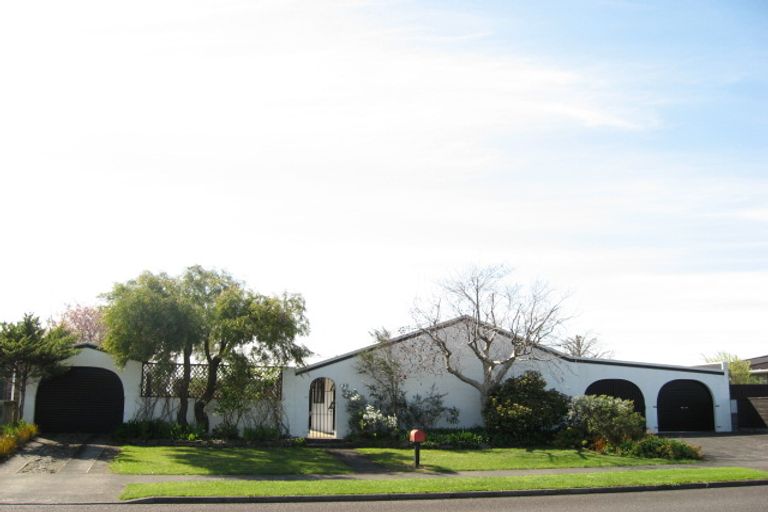 Photo of property in 148 Heta Road, Highlands Park, New Plymouth, 4312