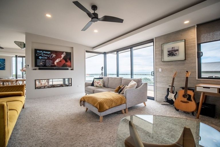 Photo of property in 1a Mission Street, Moturoa, New Plymouth, 4310