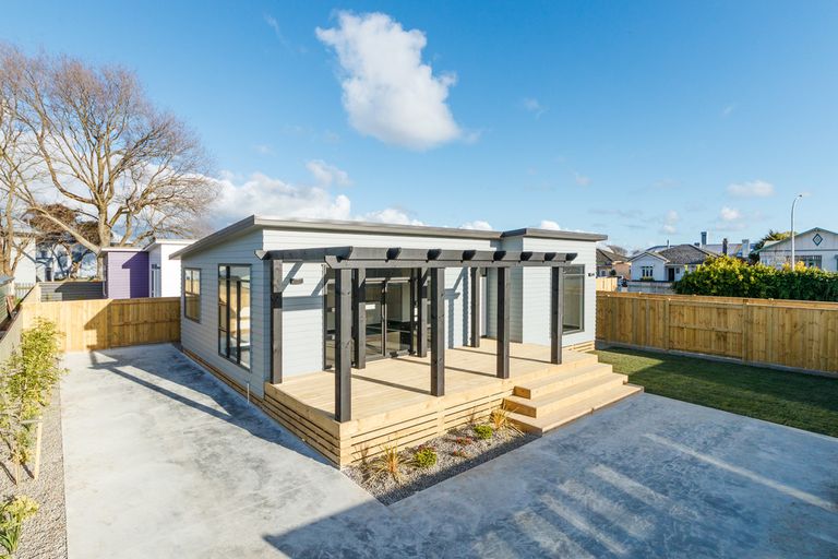 Photo of property in 6 Cleland Street, Palmerston North, 4410