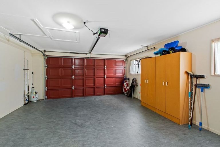 Photo of property in 24 Settlers Grove, Orewa, 0931