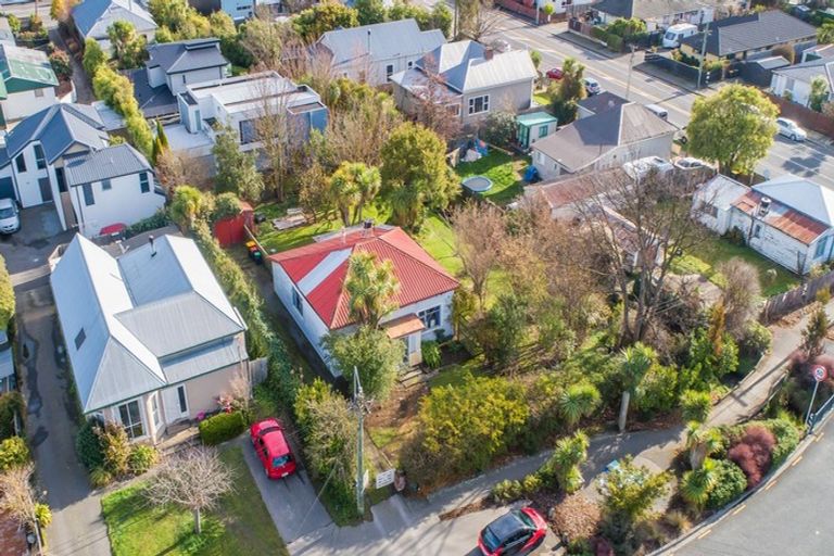Photo of property in 141 Geraldine Street, Edgeware, Christchurch, 8013
