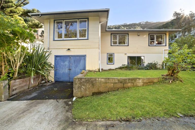 Photo of property in 11 Rangiora Avenue, Kaiwharawhara, Wellington, 6035
