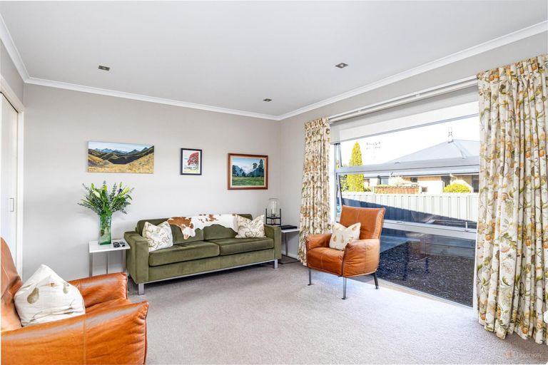 Photo of property in 24 Tancred Street, Geraldine, 7930