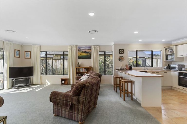 Photo of property in 12 Moy Place, East Tamaki Heights, Auckland, 2016