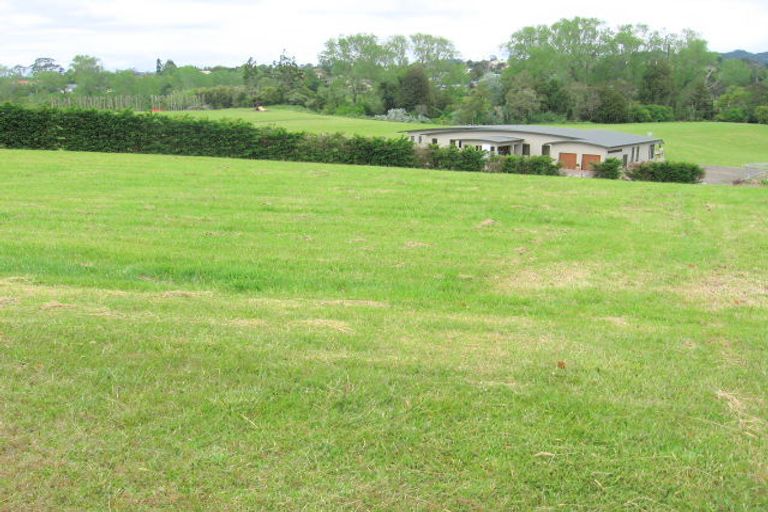 Photo of property in 12-16 Holdens Road, Henderson, Auckland, 0612