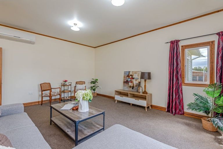 Photo of property in 16 Tokomaru Road, Tokomaru, Palmerston North, 4474