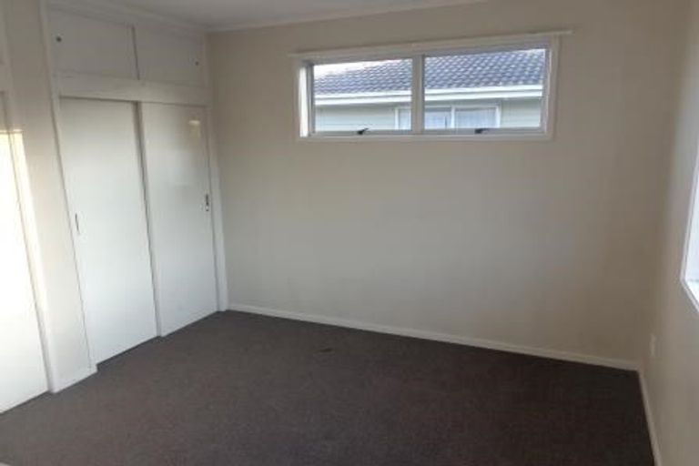 Photo of property in 58 Sunline Avenue, Massey, Auckland, 0614