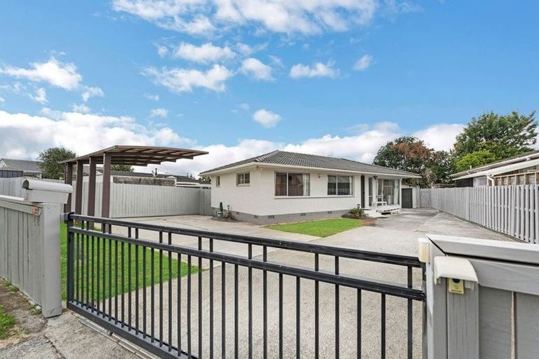 Photo of property in 12 Suwyn Place, Weymouth, Auckland, 2103