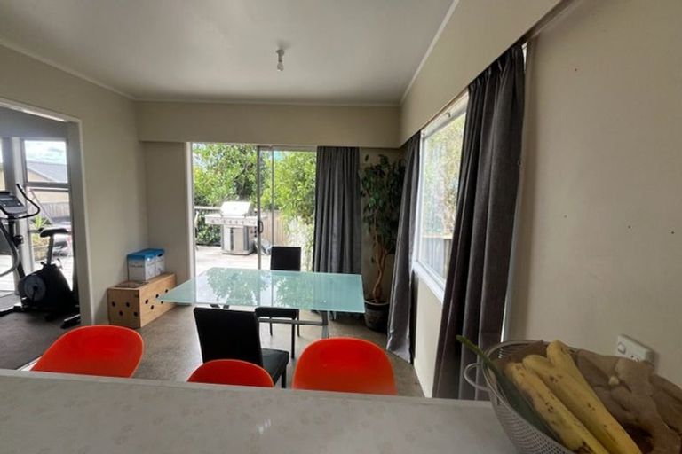 Photo of property in 28 Marcel Place, Glenfield, Auckland, 0629