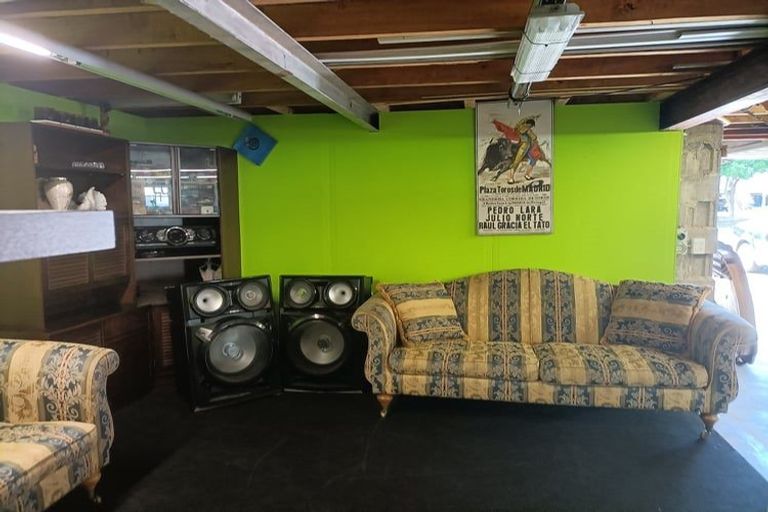 Photo of property in 5 Sutton Crescent, Papatoetoe, Auckland, 2025