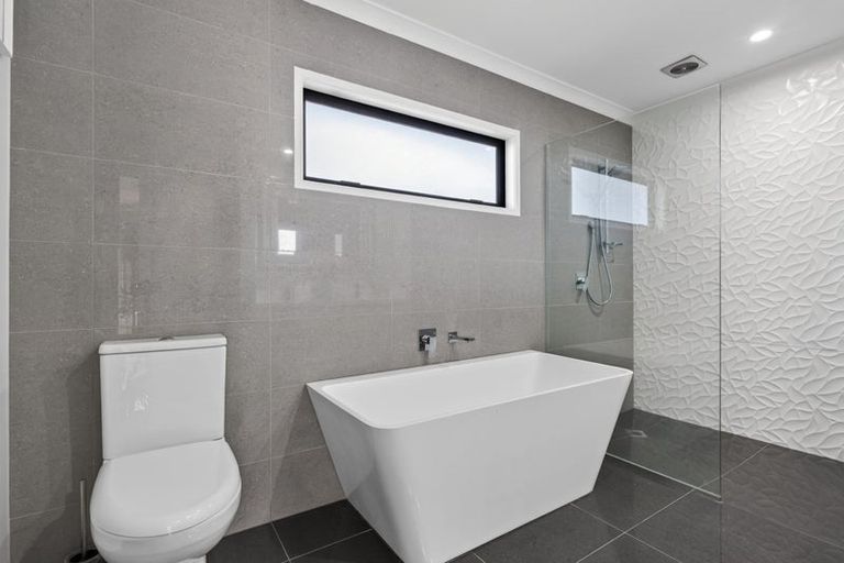 Photo of property in 3 Bickerstaffe Road, Maungaturoto, 0520