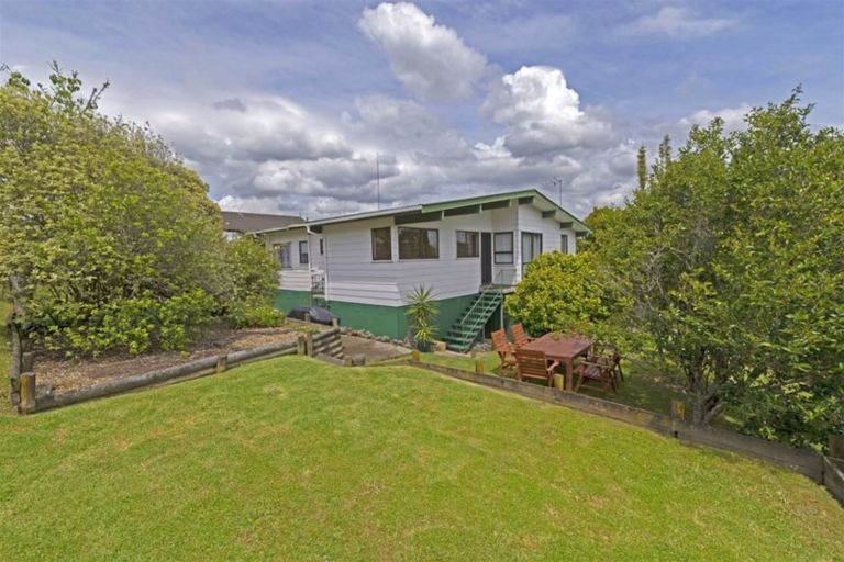 Photo of property in 180 Universal Drive, Henderson, Auckland, 0610