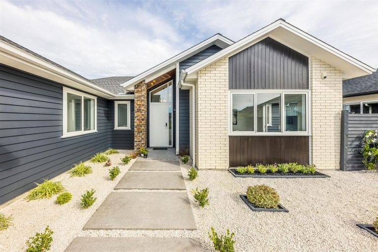 Photo of property in 10 Paso Fino Crescent, Karaka, Papakura, 2113