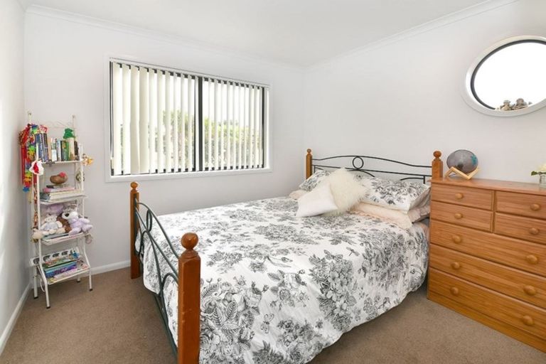 Photo of property in 76 Nautilus Drive, Gulf Harbour, Whangaparaoa, 0930