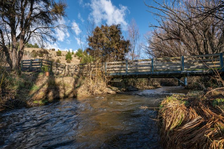 Photo of property in 3 Midrun Lane, Luggate, 9382