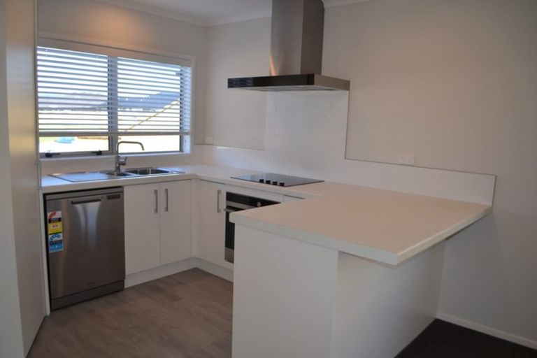 Photo of property in 16 Naeo Close, Papamoa Beach, Papamoa, 3118