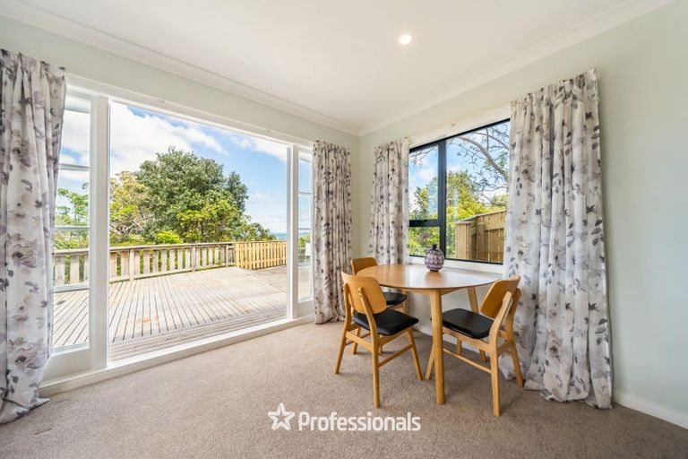 Photo of property in 24 Miromiro Road, Normandale, Lower Hutt, 5010