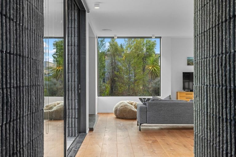 Photo of property in 6 Stackbrae Avenue, Wanaka, 9305