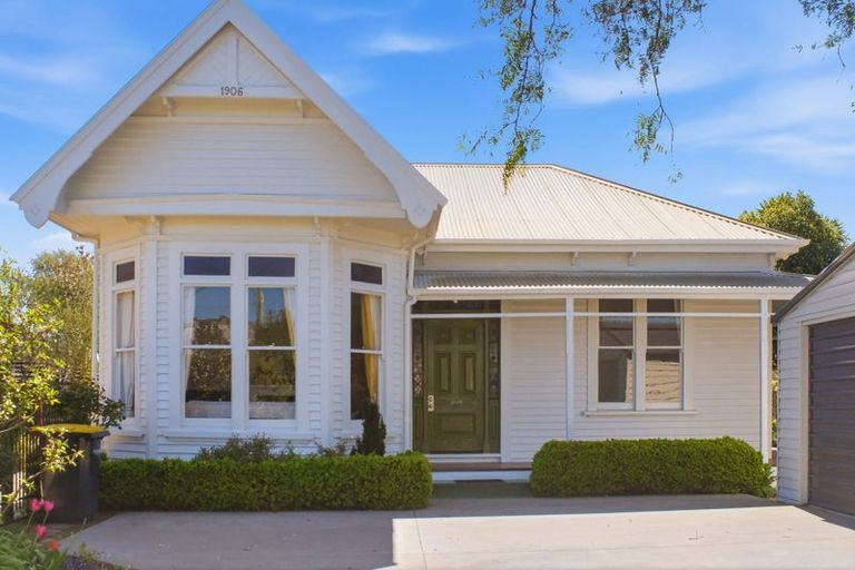 Photo of property in 133 Somerfield Street, Somerfield, Christchurch, 8024