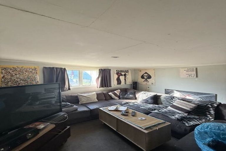 Photo of property in 99 Kitchener Road, Waiuku, 2123