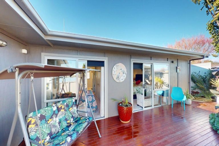 Photo of property in 107 Ryder Crescent, Levin, 5510