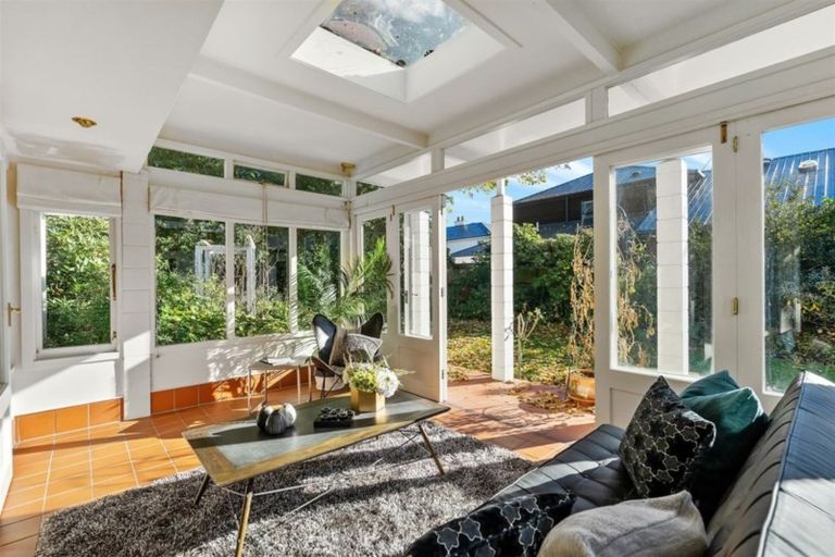 Photo of property in 147 Straven Road, Fendalton, Christchurch, 8014