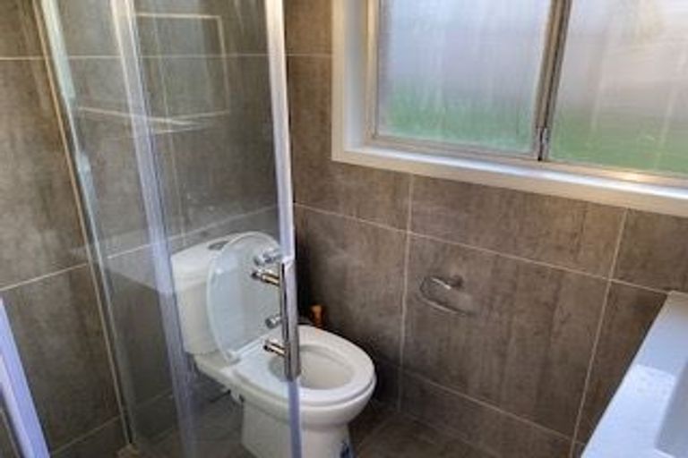 Photo of property in 1/57 Chartwell Avenue, Glenfield, Auckland, 0629