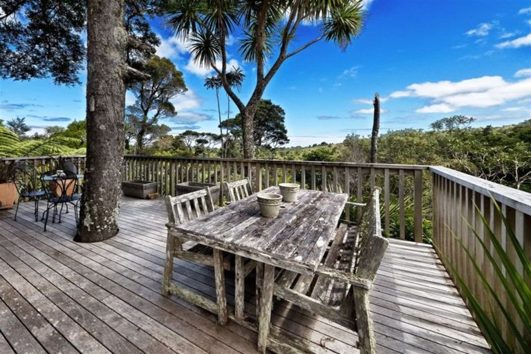 Photo of property in 256 Piha Road, Piha, New Lynn, 0772