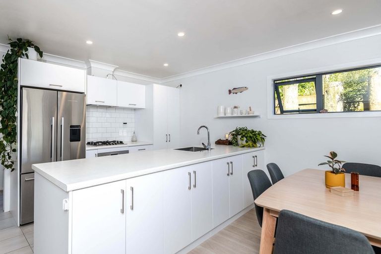 Photo of property in 41 Brindle Way, Newlands, Wellington, 6037