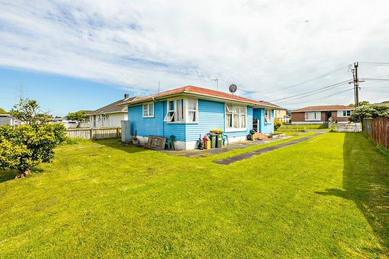 Photo of property in 6 Fisher Crescent, Otara, Auckland, 2023