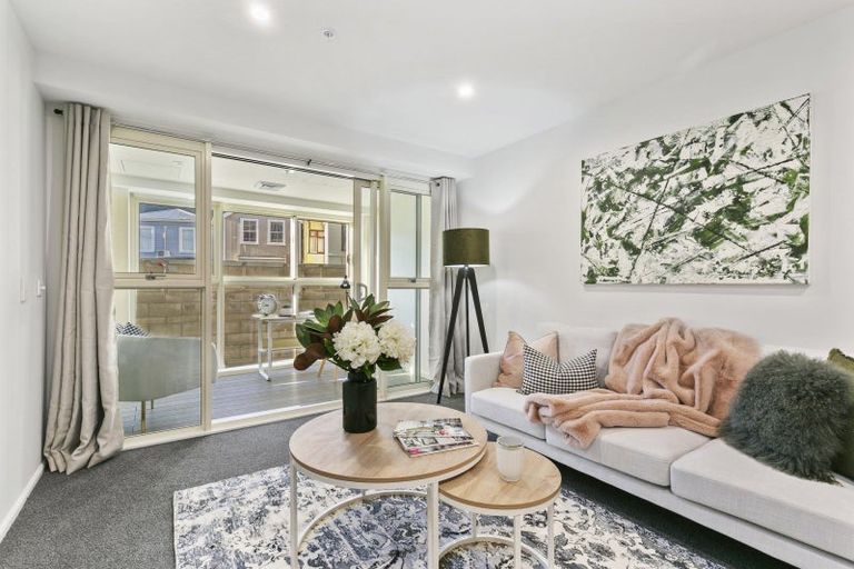 Photo of property in 2e/5 Kent Terrace, Mount Victoria, Wellington, 6011