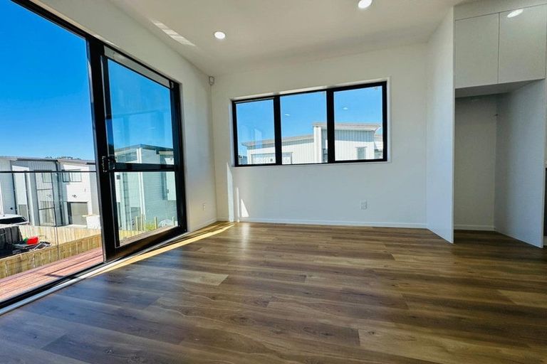 Photo of property in 1c Edwards Avenue, Henderson, Auckland, 0610