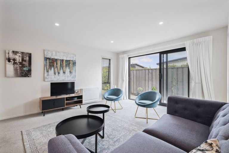 Photo of property in 15 Grey View Grove, Rangiora, 7400