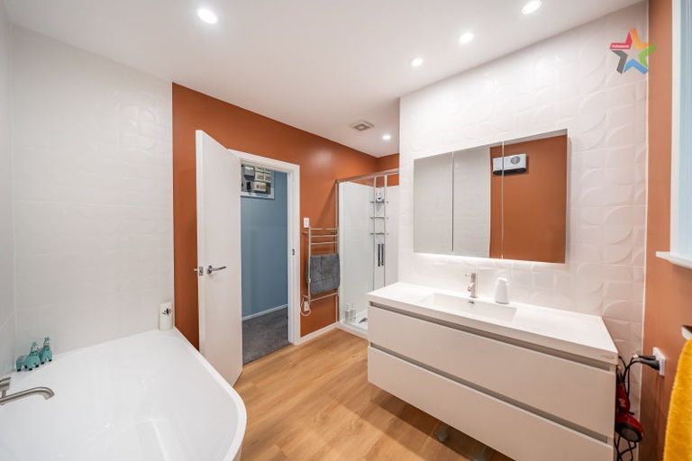 Photo of property in 27 Wyndrum Avenue, Waterloo, Lower Hutt, 5011