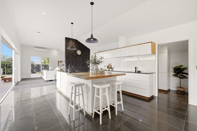 Photo of property in 8 Idris Road, Fendalton, Christchurch, 8052