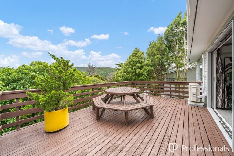 Photo of property in 86 Holborn Drive, Stokes Valley, Lower Hutt, 5019