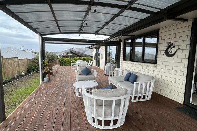 Photo of property in 2 Makaka Lane, Silverdale, 0932