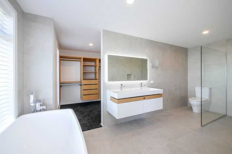 Photo of property in 49 Highgrove, Saint Clair, Dunedin, 9012