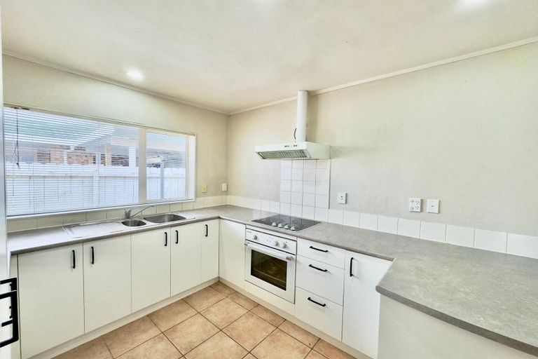 Photo of property in 84 Manuroa Road, Takanini, 2112