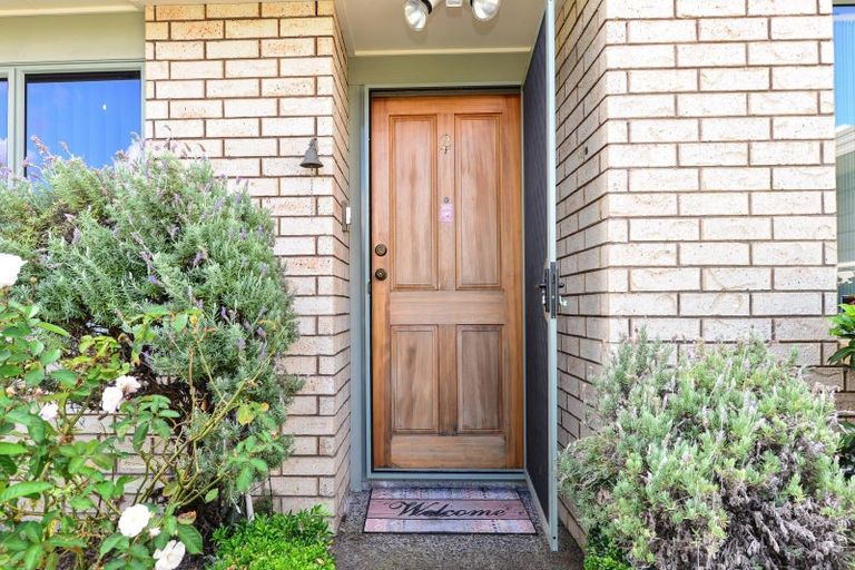 Photo of property in 2/38 Sandwich Road, St Andrews, Hamilton, 3200