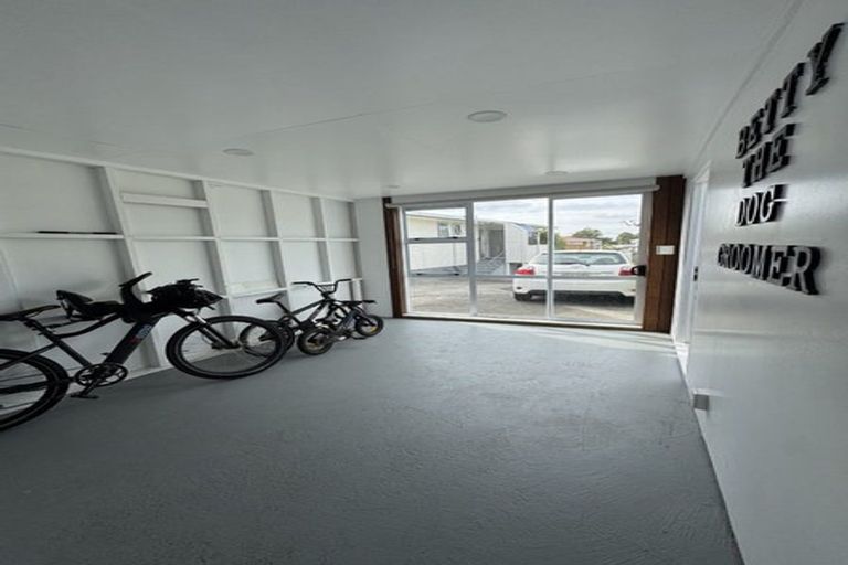 Photo of property in 12 Blue Way, Glendene, Auckland, 0602